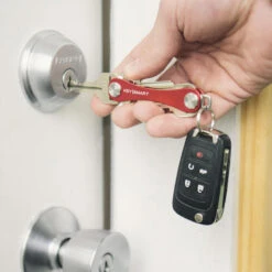 KeySmart Compact Key Organizer (2-8 Keys) -Patagonia Shop KeySmart Lifestyle 2 1024x1024