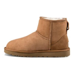 UGG Girls' Classic Mini II Boots -Patagonia Shop Womens UGG Classic Mini II Boot 20Chestnut 3