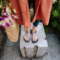 Chaco Z/2 Classic Women's Sandals -Patagonia Shop chaco womens z 2 classic sandals lifestyle 3