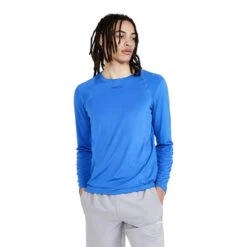Craft Men's ADV Essence Long-Sleeve T-Shirt -Patagonia Shop craft mens adv essence long sleeve tee model