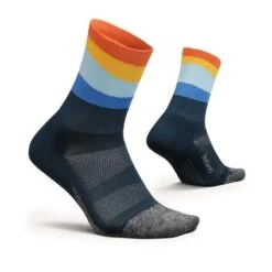 Feetures Elite Light Cushion Mini Crew Socks