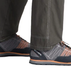 KÜHL Men's Revolvr Pants - 34" Inseam -Patagonia Shop kuhl ms 5032 revolvr gunmetal detail8 style content row