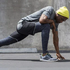 Vuori Men's Strato Tech Short-Sleeve T-Shirt -Patagonia Shop vuo018 add 2