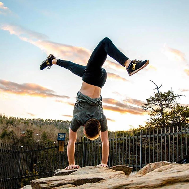 Vuori Men's Tradewind Performance Short-Sleeve T-Shirt 9 Vuori Men's Tradewind Performance Short-Sleeve T-Shirt - Image 9