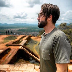 Vuori Men's Tradewind Performance Short-Sleeve T-Shirt 21 Vuori Men's Tradewind Performance Short-Sleeve T-Shirt -Patagonia Shop vuori mens ls1