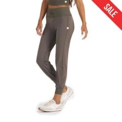 Vuori Women's Daily Jogger -Patagonia Shop vuori womens daily jogger oregano grid1