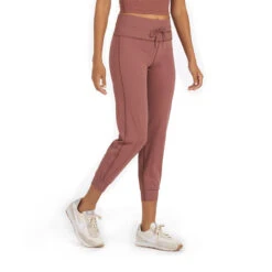 Vuori Women's Daily Jogger -Patagonia Shop vuori womens daily joggers terracotta 1