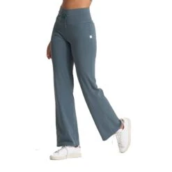 Vuori Women's Daily Wideleg Leggings 5 Vuori Women's Daily Wideleg Leggings -Patagonia Shop vuori womens daily wideleg leggings stone