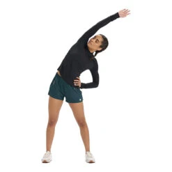 Vuori Women's Long-Sleeve Lux Tee 6 Vuori Women's Long-Sleeve Lux Tee -Patagonia Shop vuori womens longsleeve lux tee model