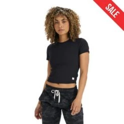Vuori Women's Mudra Fitted Tee -Patagonia Shop vuori womens mudra fitted tee black1