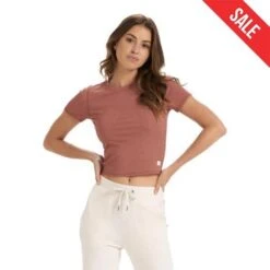 Vuori Women's Mudra Fitted Tee -Patagonia Shop vuori womens mudra fitted tee heather copper1