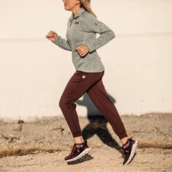 Vuori Women's Performance Jogger 39 Vuori Women's Performance Jogger -Patagonia Shop vuori womens performance jogger lifestyle