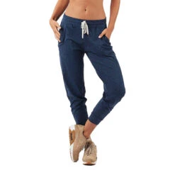 Vuori Women's Performance Jogger 34 Vuori Women's Performance Jogger -Patagonia Shop vuori womens performance jogger navy